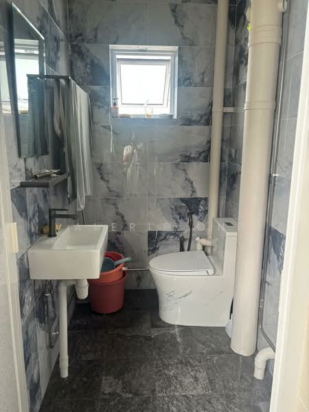 108 Gangsa Road, 108 Gangsa Road, Room Rental, 80 sqft, HDB Flat For Rent, by Valerie Ong, 500239295 - Bathroom - PropertyGuru.com.sg