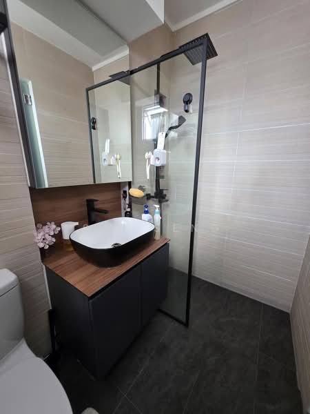 11 Toh Yi Drive, 11 Toh Yi Drive, 3 Bedrooms, 1,313 sqft, HDB Flat For Sale, by Sim Seng, 500239298 - Bathroom - PropertyGuru.com.sg