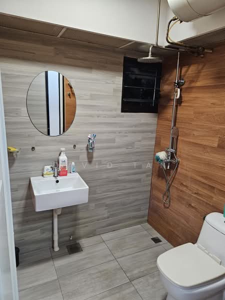 181A Boon Lay Drive, 181A Boon Lay Drive, 3 Bedrooms, 990 sqft, HDB Flat For Sale, by David Tan, 500239305 - Bathroom - PropertyGuru.com.sg
