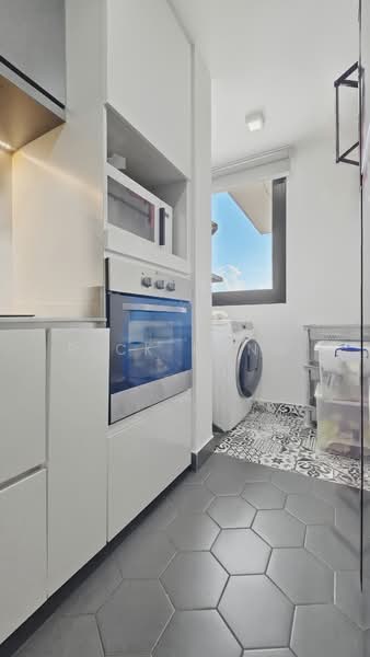 River Isles, 64 Edgedale Plains, 2 Bedrooms, 750 sqft, Condominium For Rent, by Rick Long, 500239315 - Kitchen - PropertyGuru.com.sg