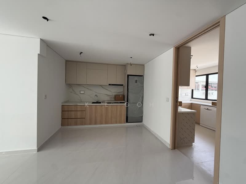 LANDED7772@BRAND NEW TERRACE AT SIGLAP READY TO MOVE IN SOON, GOOD PRICE!, Siglap Road, Jalan Tua Kong, Frankel Estate, 5 Bedrooms, 4,980 sqft, Terraced House For Sale, by K L Goh, 500239317 - Kitchen - PropertyGuru.com.sg