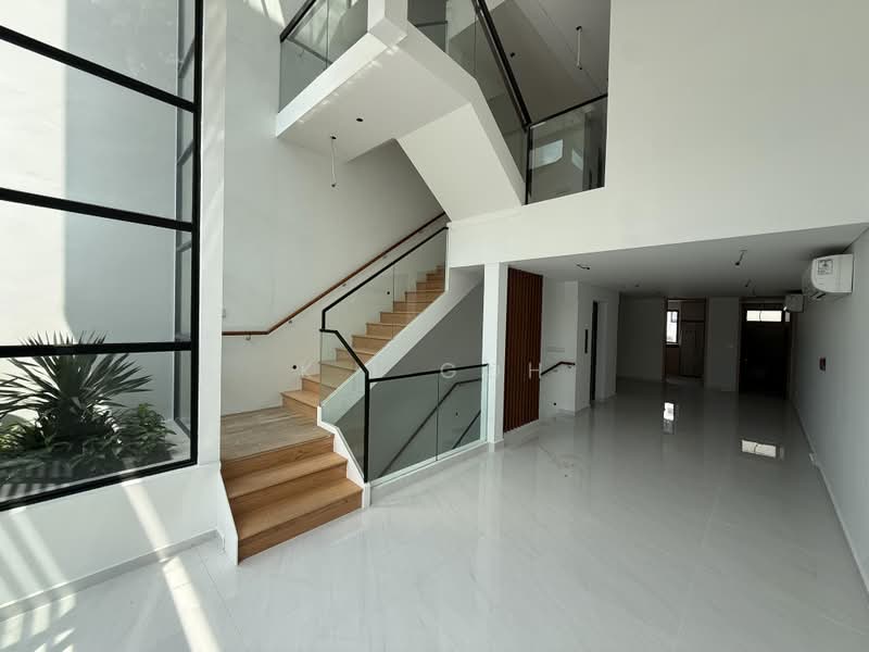 LANDED7772@BRAND NEW TERRACE AT SIGLAP READY TO MOVE IN SOON, GOOD PRICE!, Siglap Road, Jalan Tua Kong, Frankel Estate, 5 Bedrooms, 4,980 sqft, Terraced House For Sale, by K L Goh, 500239317 - Interior - PropertyGuru.com.sg