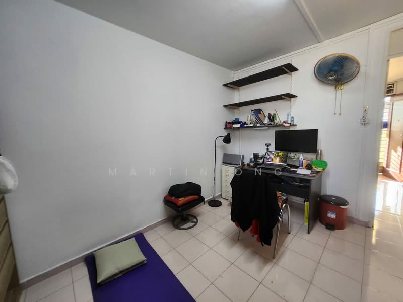 132 Bedok Reservoir Road, 132 Bedok Reservoir Road, 3 Bedrooms, 904 sqft, HDB Flat For Sale, by Martin Ong, 500239345 - Study - PropertyGuru.com.sg