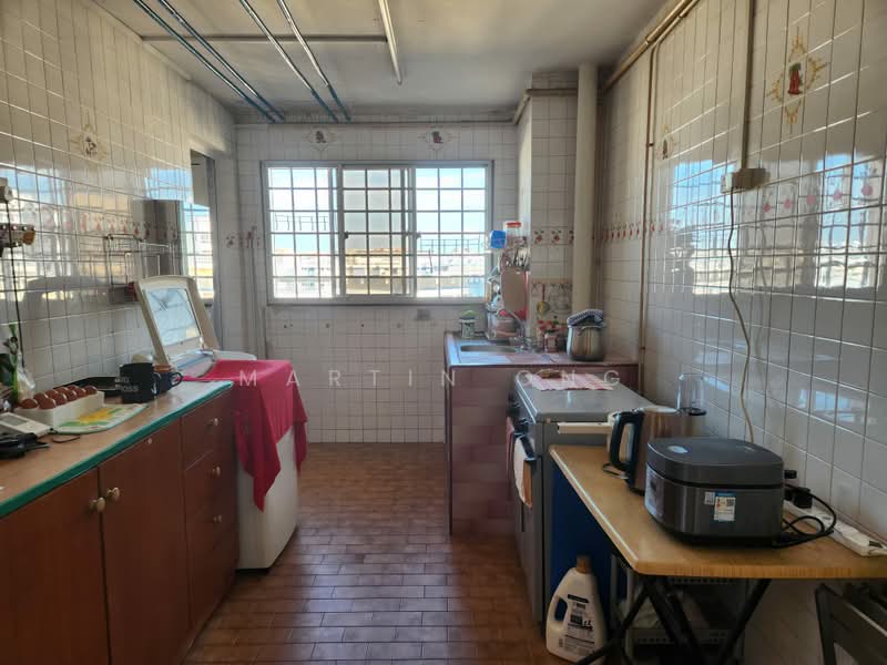 132 Bedok Reservoir Road, 132 Bedok Reservoir Road, 3 Bedrooms, 904 sqft, HDB Flat For Sale, by Martin Ong, 500239345 - Kitchen - PropertyGuru.com.sg