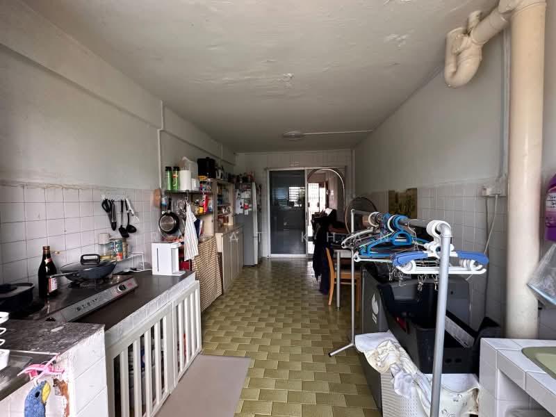 122 Bedok North Street 2, 122 Bedok North Street 2, 2 Bedrooms, 700 sqft, HDB Flat For Rent, by Rahat Khan, 500239371 - Kitchen - PropertyGuru.com.sg