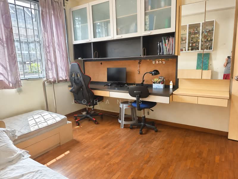 Freehold Landed Living Lifestyle without the Hassle of Maintenance, 22 Sirat Road, 4 Bedrooms, 2,013 sqft, Apartment For Sale, by Johanes ., 500239384 - Bedroom 1 - PropertyGuru.com.sg