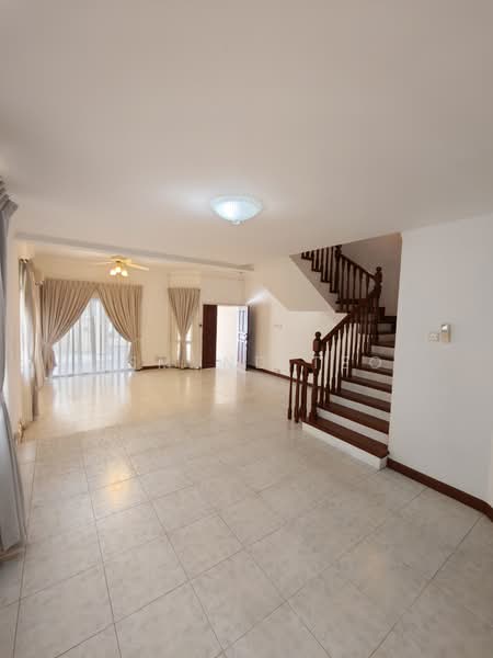 Gerald Park, Gerald Park, 4 Bedrooms, 2,345 sqft, Corner Terrace For Rent, by Esmund Teo, 500239393 - Living Room - PropertyGuru.com.sg