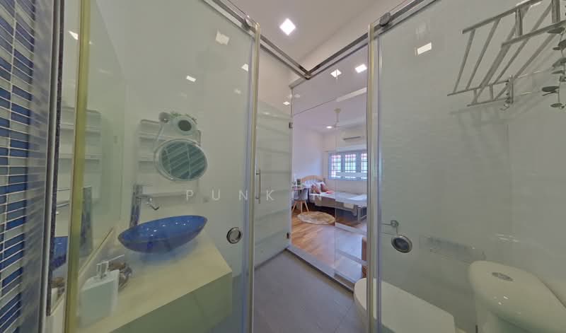 St. Francis, St. Francis, Room Rental, 220 sqft, Terraced House For Rent, by punkin, 500239399 - Bathroom - PropertyGuru.com.sg