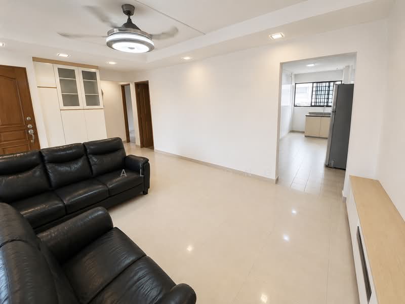 609 Yishun Street 61, 609 Yishun Street 61, 3 Bedrooms, 904 sqft, HDB Flat For Sale, by Alice Ong, 500239411 - Living Room - PropertyGuru.com.sg