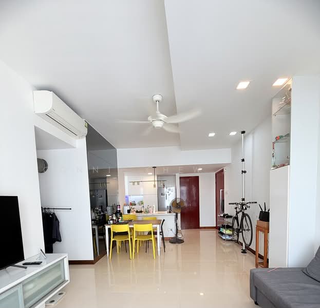 La Casa, 64 Woodlands Drive 16, 2 Bedrooms, 980 sqft, Condominium For Sale, by Connie Chew 周址芩, 500239420 - Living Room - PropertyGuru.com.sg