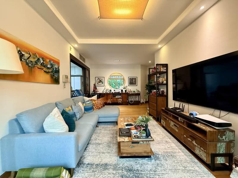 Robertson 100, 100 Robertson Quay, Orchard / River Valley, 2 Bedrooms, 1,109 sqft, Apartment For Rent, by Sharon Ong 王惠芳, 500239422 - Living Room - PropertyGuru.com.sg