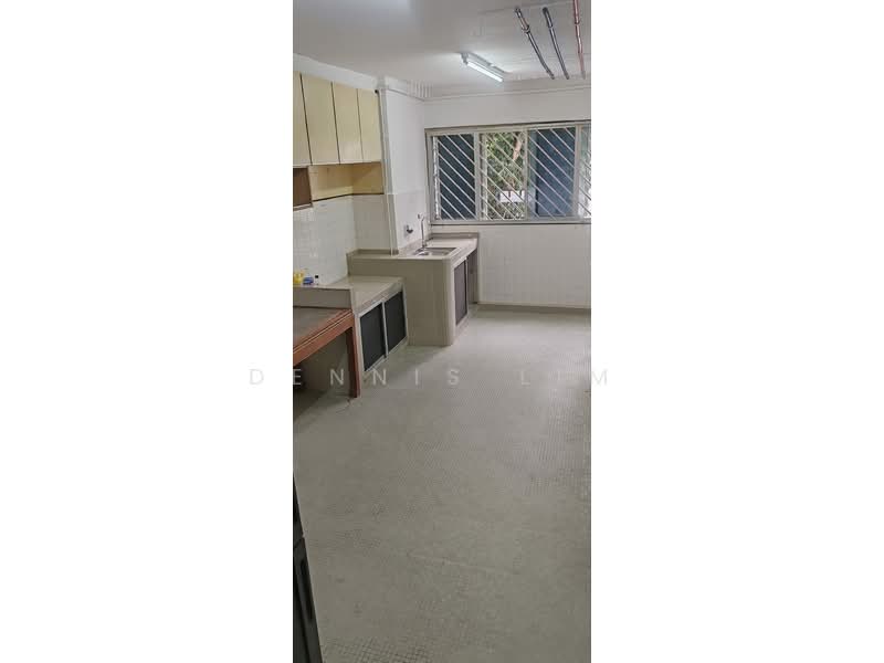 108 Ang Mo Kio Avenue 4, 108 Ang Mo Kio Avenue 4, Ang Mo Kio / Bishan / Thomson, 2 Bedrooms, 721 sqft, HDB Flat For Sale, by Dennis Lim, 500239429 - Kitchen - PropertyGuru.com.sg