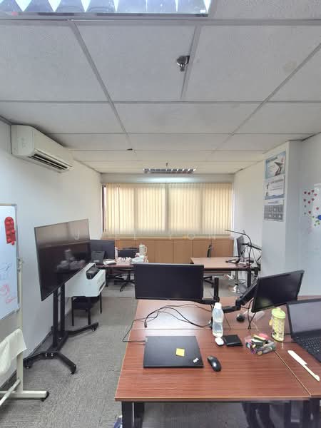 no gst! window unit for rent @ kallang pudding!, no gst! rent cover utility bills! window unit!, 200 sqft, Light Industrial (B1) For Rent, by Joel Yong, 500239439 - CommercialGuru.com.sg