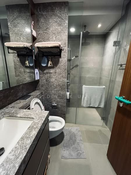 Stirling Residences, 21 Stirling Road, 2 Bedrooms, 658 sqft, Condominium For Sale, by Andy Kuah, 500239457 - Bathroom - PropertyGuru.com.sg