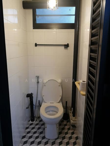 2 Hougang Avenue 3, 2 Hougang Avenue 3, Room Rental, 160 sqft, HDB Flat For Rent, by Andy Kuah, 500239494 - Bathroom - PropertyGuru.com.sg