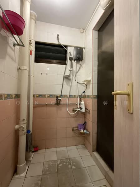 120 Ho Ching Road, 120 Ho Ching Road, 3 Bedrooms, 818 sqft, HDB Flat For Sale, by Joan Cheng 钟佳晖, 500239517 - Bathroom - PropertyGuru.com.sg