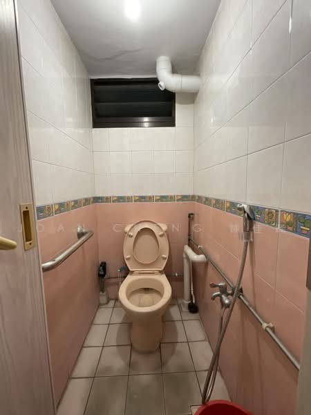 120 Ho Ching Road, 120 Ho Ching Road, 3 Bedrooms, 818 sqft, HDB Flat For Sale, by Joan Cheng 钟佳晖, 500239517 - Bathroom - PropertyGuru.com.sg