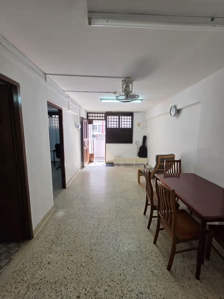 83 Lorong 2 Toa Payoh, 83 Lorong 2 Toa Payoh, 2 Bedrooms, 721 sqft, HDB Flat For Sale, by Ben Sim, 500239529 - Living Room - PropertyGuru.com.sg