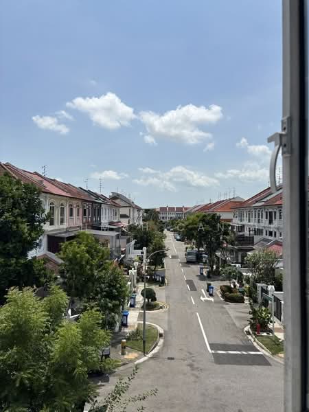 Loyang Villas, Loyang Rise, 5 Bedrooms, 3,000 sqft, Terraced House For Sale, by Fathmah Cantik, 500239531 - Exterior - PropertyGuru.com.sg