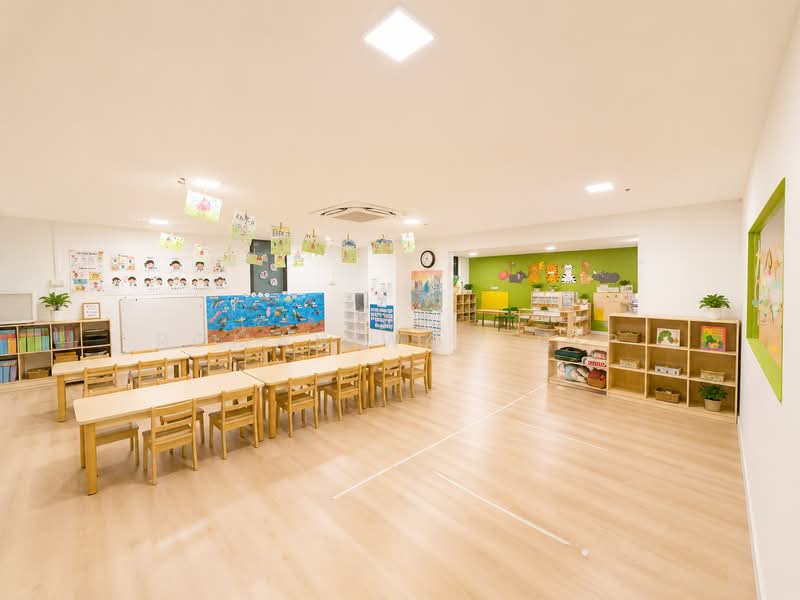 Le Quest, 4 Bukit Batok Street 41, Dairy Farm / Bukit Panjang / Choa Chu Kang, 5,016 sqft, Mall Shop For Rent, by Roman Woo C P, 500239533 - Interior - CommercialGuru.com.sg
