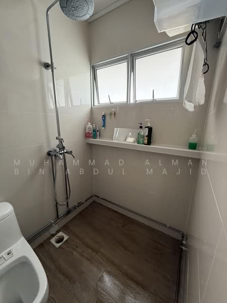 857 Woodlands Street 83, 857 Woodlands Street 83, 4 Bedrooms, 1,314 sqft, HDB Flat For Sale, by Muhammad Alman Bin Abdul Majid, 500239542 - Bathroom - PropertyGuru.com.sg