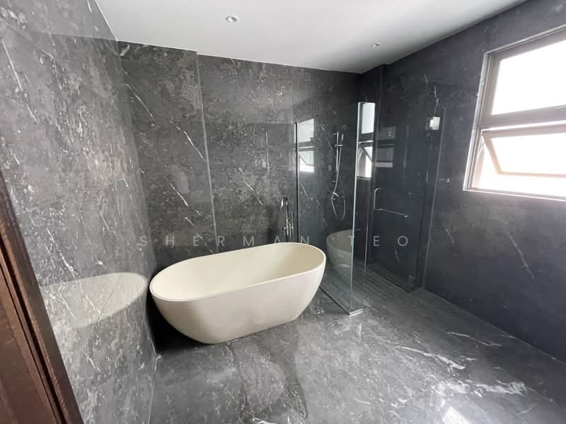Renovated 2.5 + Basement Storey Detached @ Sunset Way, Sunset View, Sunset Heights, Sunset Way, Sunset View, Sunset Heights, Clementi, 6 Bedrooms, 12,000 sqft, Detached House For Sale, by Sherman Teo, 500239552 - Bathroom - PropertyGuru.com.sg