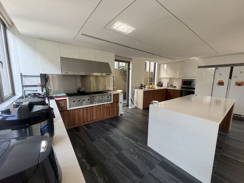 Renovated 2.5 + Basement Storey Detached @ Sunset Way, Sunset View, Sunset Heights, Sunset Way, Sunset View, Sunset Heights, Clementi, 6 Bedrooms, 12,000 sqft, Detached House For Sale, by Sherman Teo, 500239552 - Kitchen - PropertyGuru.com.sg