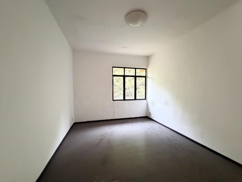 Huge land with lush greenery, good to do renovation, A&A or rebuild, Walk to Mayflower MRT- call 8130 3636 for details, Ang Mo Kio / Bishan / Thomson, 4 Bedrooms, 1,800 sqft, Semi-Detached House For Sale, by Kim Yan 金燕, 500239565 - Interior - PropertyGuru.com.sg