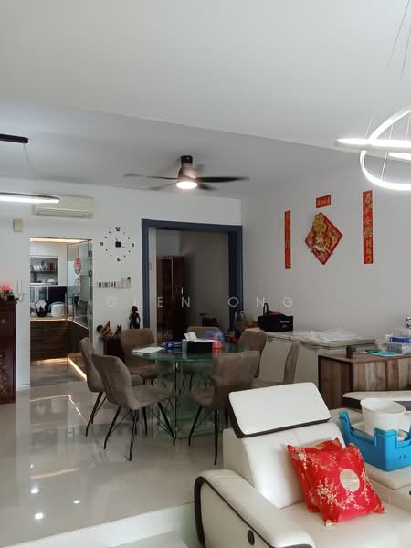 Avila Gardens, 11 Flora Road, 4 Bedrooms, 1,755 sqft, Condominium For Sale, by Glen Ong, 500239569 - Living Room - PropertyGuru.com.sg
