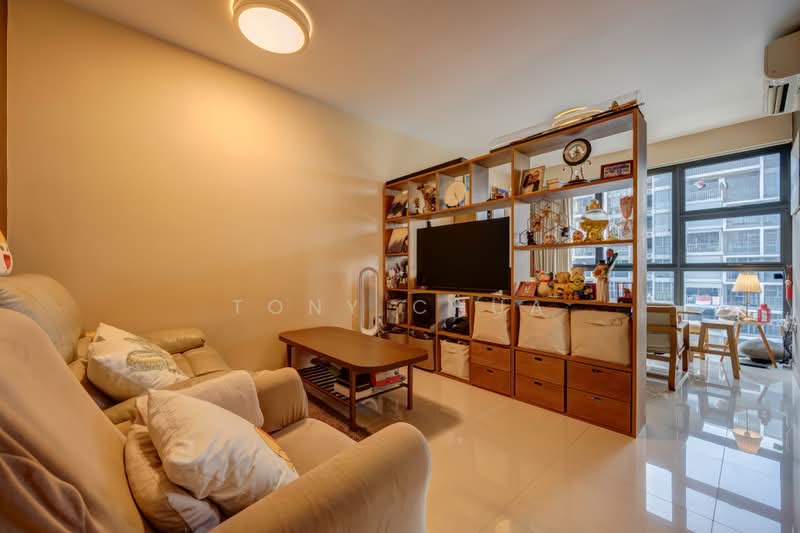 Blossom Residences, 30 Segar Road, 2 Bedrooms, 753 sqft, Condominium For Sale, by Tony Chua, 500239570 - Living Room - PropertyGuru.com.sg