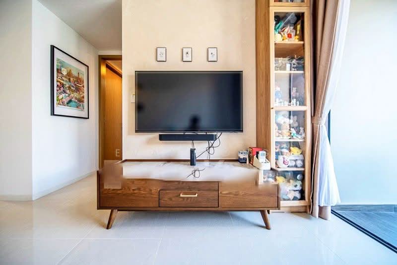 Verticus, , 2 Bedrooms, 635 sqft, Condominium For Sale, by Evan Kong, 500239572 - Living Room - PropertyGuru.com.sg