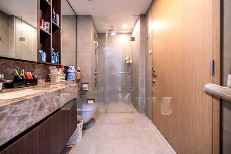 Verticus, , 2 Bedrooms, 635 sqft, Condominium For Sale, by Evan Kong, 500239572 - Bathroom - PropertyGuru.com.sg