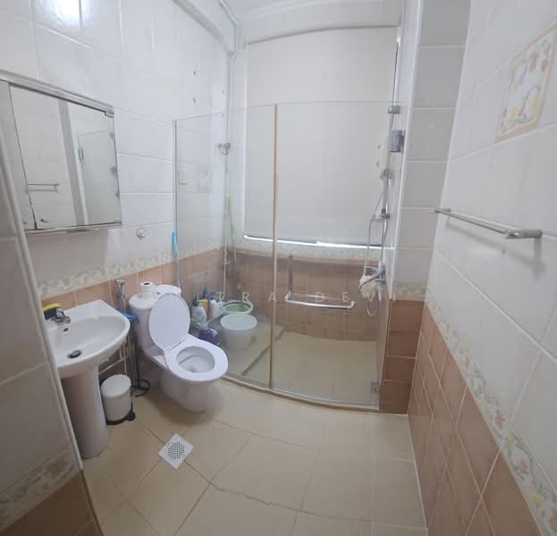 Eastern Lagoon I, 214 Upper East Coast Road, 2 Bedrooms, 980 sqft, Condominium For Rent, by Chitra Devi, 500239574 - PropertyGuru.com.sg
