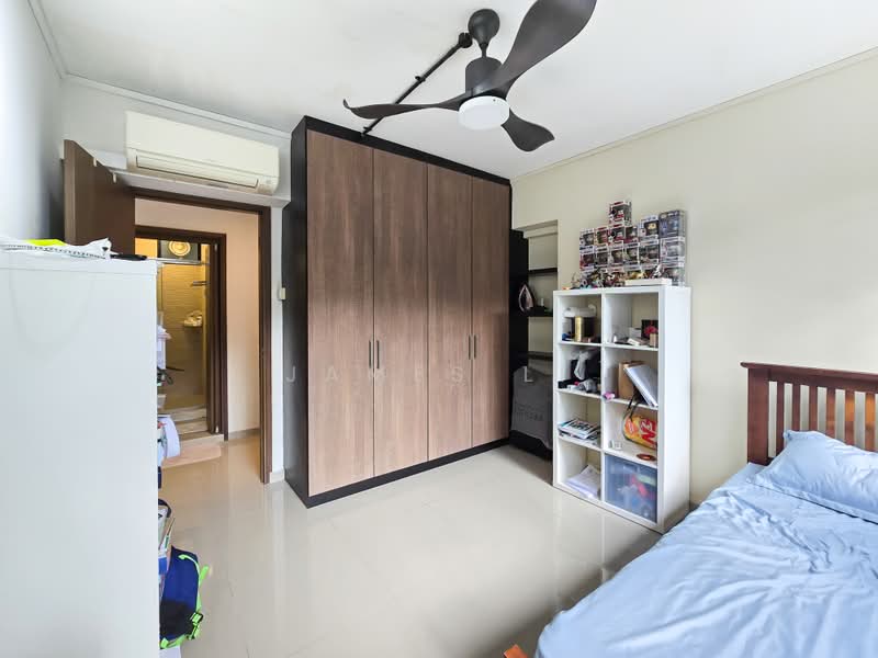 291C Bukit Batok Street 24, 291C Bukit Batok Street 24, 3 Bedrooms, 1,302 sqft, HDB Flat For Sale, by James Li, 500239579 - Bedroom - PropertyGuru.com.sg
