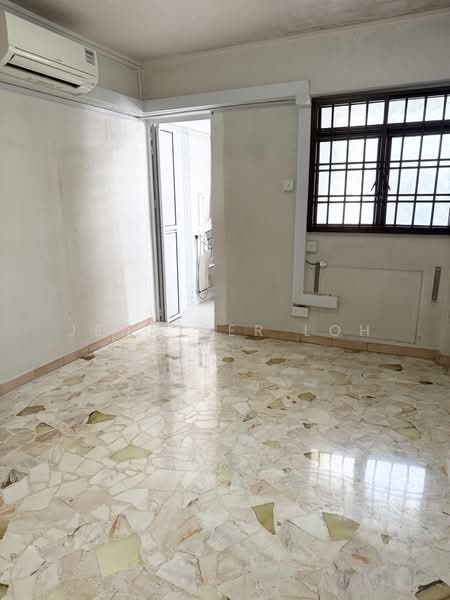 478 Jurong West Street 41, 478 Jurong West Street 41, 3 Bedrooms, 990 sqft, HDB Flat For Sale, by Jennifer Loh, 500239583 - Master room with attached bathroom  - PropertyGuru.com.sg