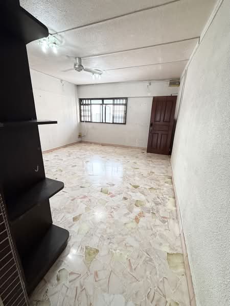 478 Jurong West Street 41, 478 Jurong West Street 41, 3 Bedrooms, 990 sqft, HDB Flat For Sale, by Jennifer Loh, 500239583 - Living hall view from kitchen - PropertyGuru.com.sg