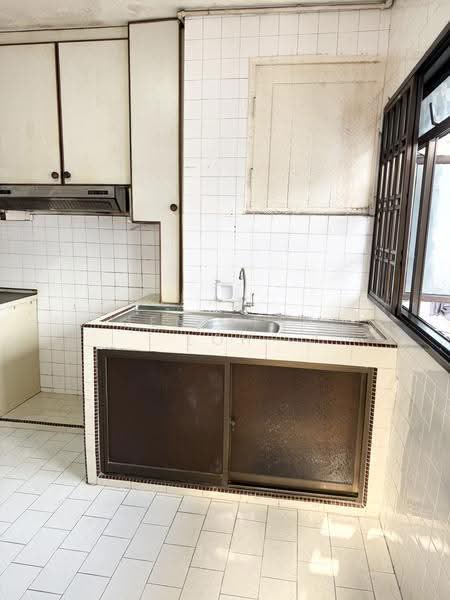 478 Jurong West Street 41, 478 Jurong West Street 41, 3 Bedrooms, 990 sqft, HDB Flat For Sale, by Jennifer Loh, 500239583 - Kitchen Sink  - PropertyGuru.com.sg