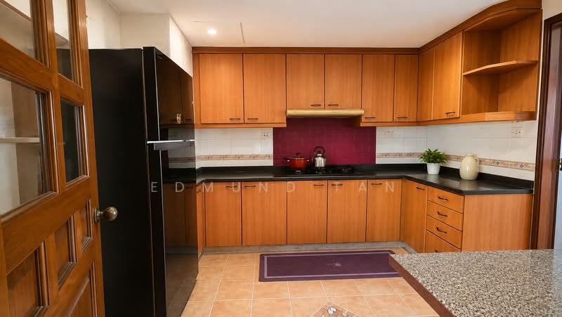Eastvale, 31 Pasir Ris Drive 3, 3 Bedrooms, 1,292 sqft, Condominium For Sale, by Edmund Tan, 500239584 - Kitchen - PropertyGuru.com.sg