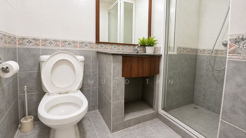Eastvale, 31 Pasir Ris Drive 3, 3 Bedrooms, 1,292 sqft, Condominium For Sale, by Edmund Tan, 500239584 - Bathroom - PropertyGuru.com.sg