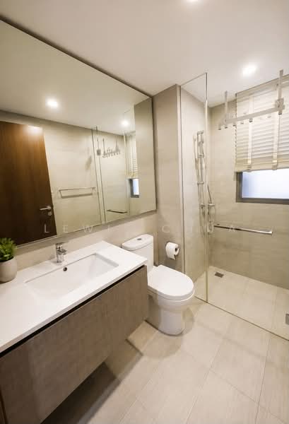 Bellewoods, 100 Woodlands Avenue 5, 4 Bedrooms, 1,227 sqft, Condominium For Sale, by Lewis Chua, 500239590 - Bathroom - PropertyGuru.com.sg
