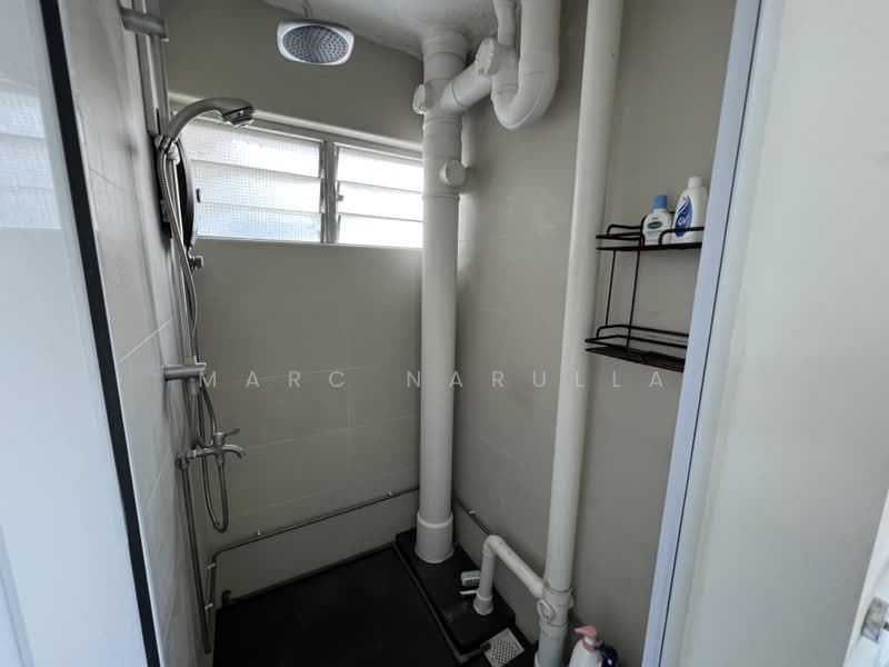 77 Bedok North Road, 77 Bedok North Road, 2 Bedrooms, 646 sqft, HDB Flat For Sale, by Marc Narulla, 500239614 - Bathroom - PropertyGuru.com.sg