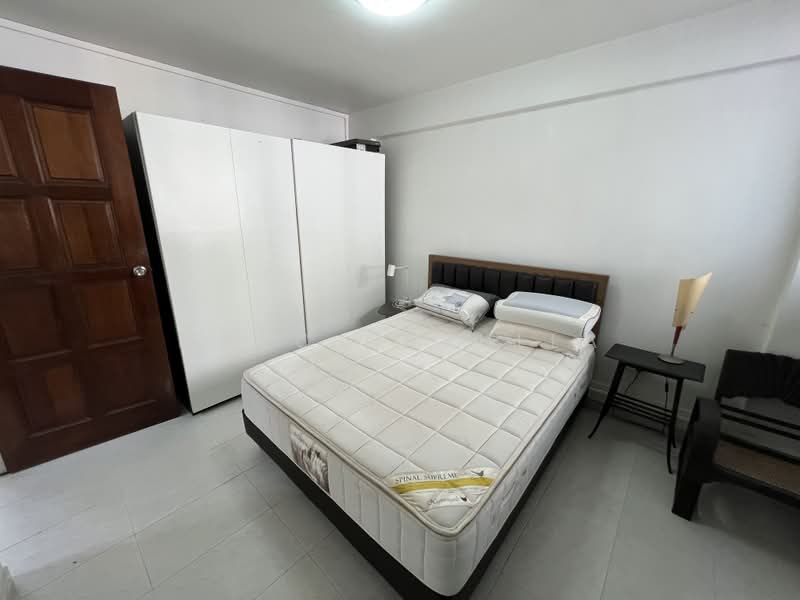 77 Bedok North Road, 77 Bedok North Road, 2 Bedrooms, 646 sqft, HDB Flat For Sale, by Marc Narulla, 500239614 - Bedroom - PropertyGuru.com.sg