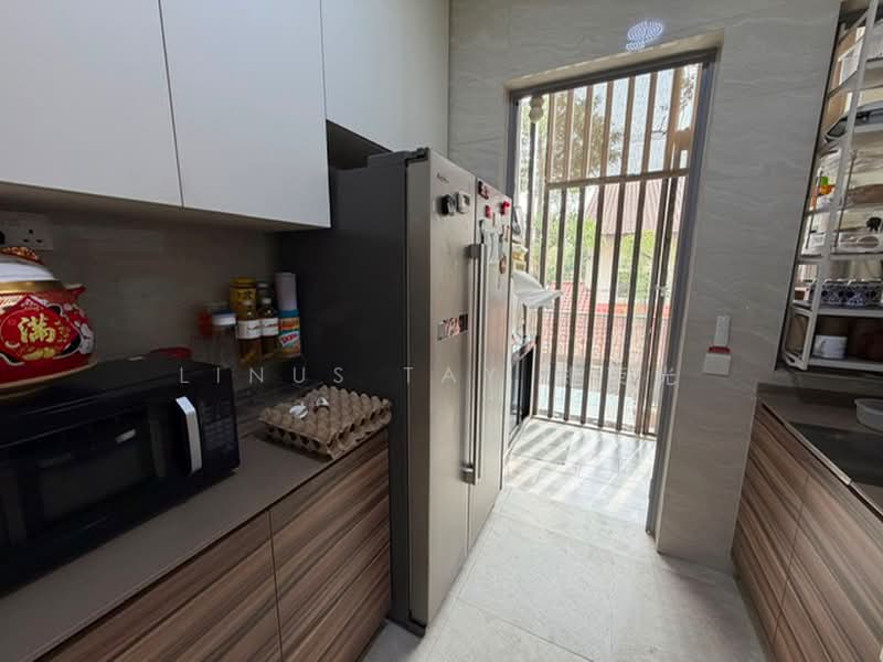 High Park Residences, 27 Fernvale Road, Seletar / Yio Chu Kang, 4 Bedrooms, 2,378 sqft, Condominium For Sale, by Linus Tay 郑荣光, 500239627 - Kitchen - PropertyGuru.com.sg