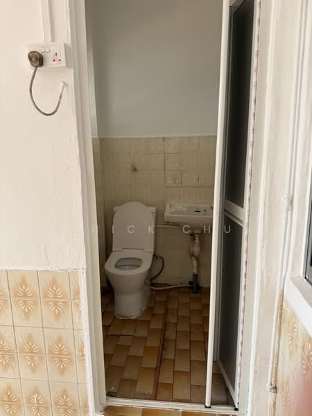 Springleaf Garden, Springleaf Road, 4 Bedrooms, 3,500 sqft, Semi-Detached House For Rent, by Renick Chua, 500239637 - Bathroom - PropertyGuru.com.sg