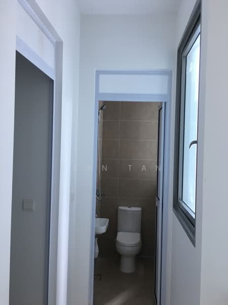 Kingsford Hillview Peak, 103 Hillview Rise, 3 Bedrooms, 1,044 sqft, Condominium For Rent, by Zenn Tan, 500239645 - Bathroom - PropertyGuru.com.sg