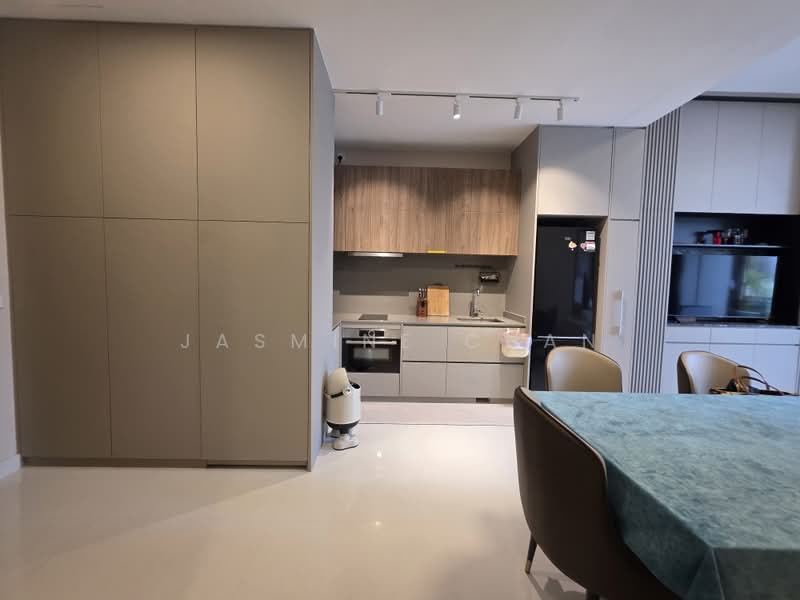 Parksuites, 18 Holland Grove Road, 2 Bedrooms, 786 sqft, Condominium For Sale, by Jasmine Chan, 500239647 - PropertyGuru.com.sg