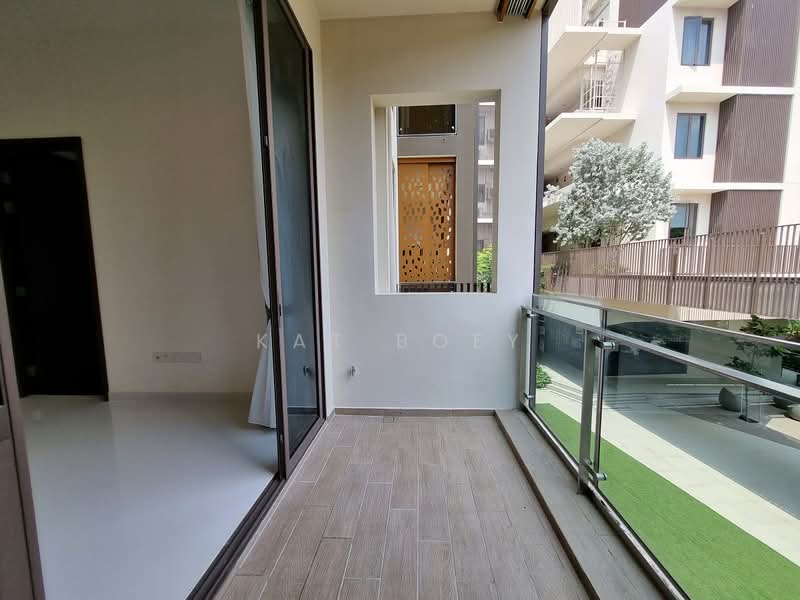 Parksuites, 18 Holland Grove Road, 1 Bedroom, 646 sqft, Condominium For Rent, by Kat Boey, 500239649 - Balcony - PropertyGuru.com.sg