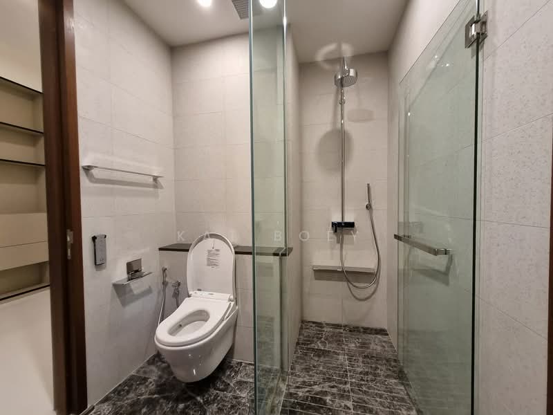 Parksuites, 18 Holland Grove Road, 1 Bedroom, 646 sqft, Condominium For Rent, by Kat Boey, 500239649 - Bathroom - PropertyGuru.com.sg