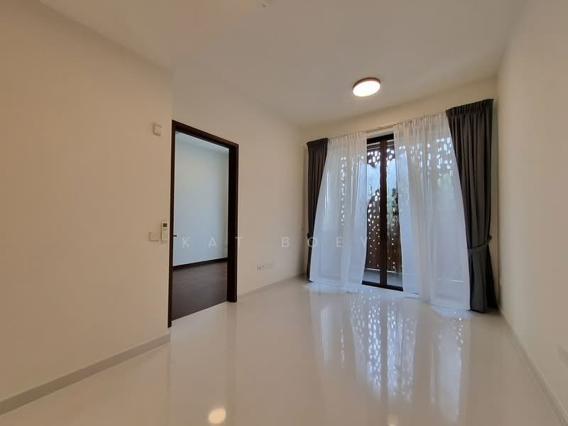Parksuites, 18 Holland Grove Road, 1 Bedroom, 646 sqft, Condominium For Rent, by Kat Boey, 500239649 - Living Room - PropertyGuru.com.sg