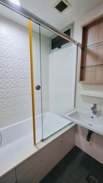 The Ford @ Holland, 1 Ford Avenue, 1 Bedroom, 549 sqft, Condominium For Sale, by James Lee, 500239652 - Bathroom - PropertyGuru.com.sg